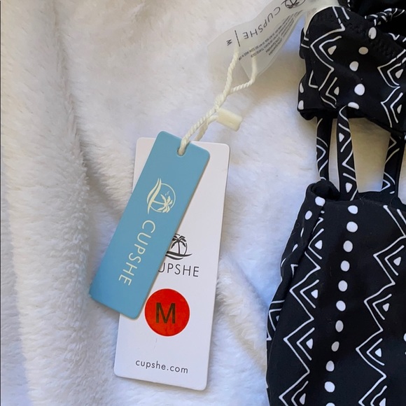 Swimsuit (NEW) - Picture 4 of 6